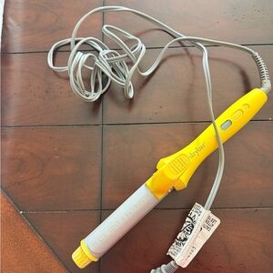 Drybar Yellow Classic Curls: Curling Iron 1.25" (3.2 cm)